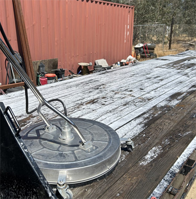 Flat surface pressure washing